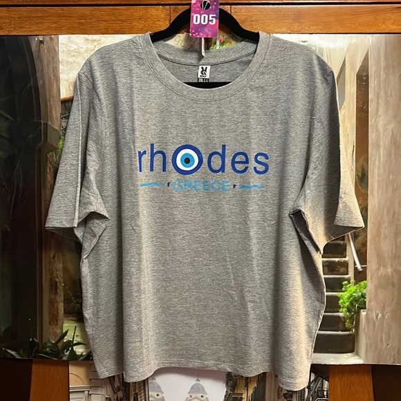 🔥🔥🔥NWOT Heather Grey Cropped Rhodes Evil Eye Tee - Picture 1 of 4